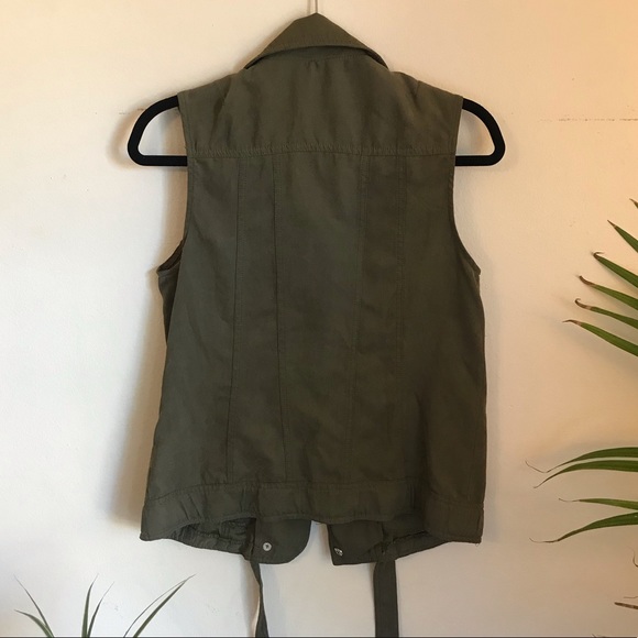 Vest - Picture 2 of 3